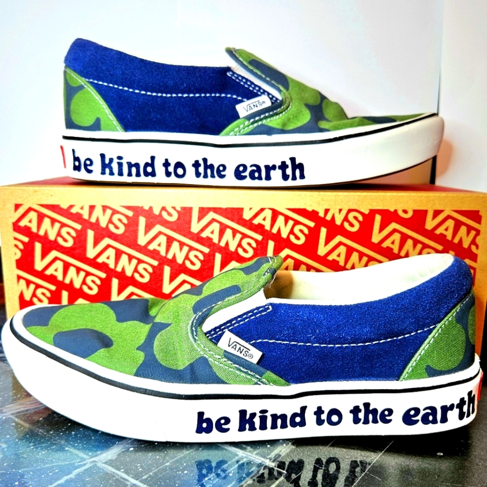 Van's Comfycush, green & blue floral print Earth Day edition, Women's sz 8